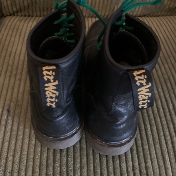Doc Martens Awley Airwave Boots with Green Laces - Picture 5 of 6